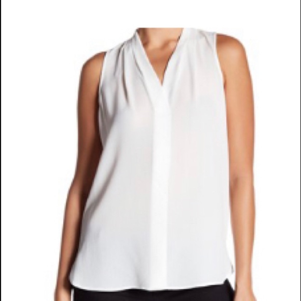 NWOT Vince Camuto V-neck top.